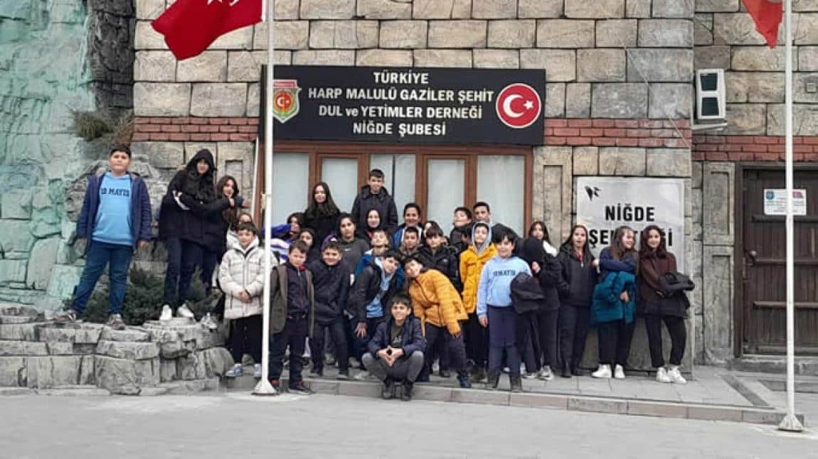 19 Mayıs Ortaokulu Gezi kulübü öğrencilerimizin anlamlı ziyareti. 